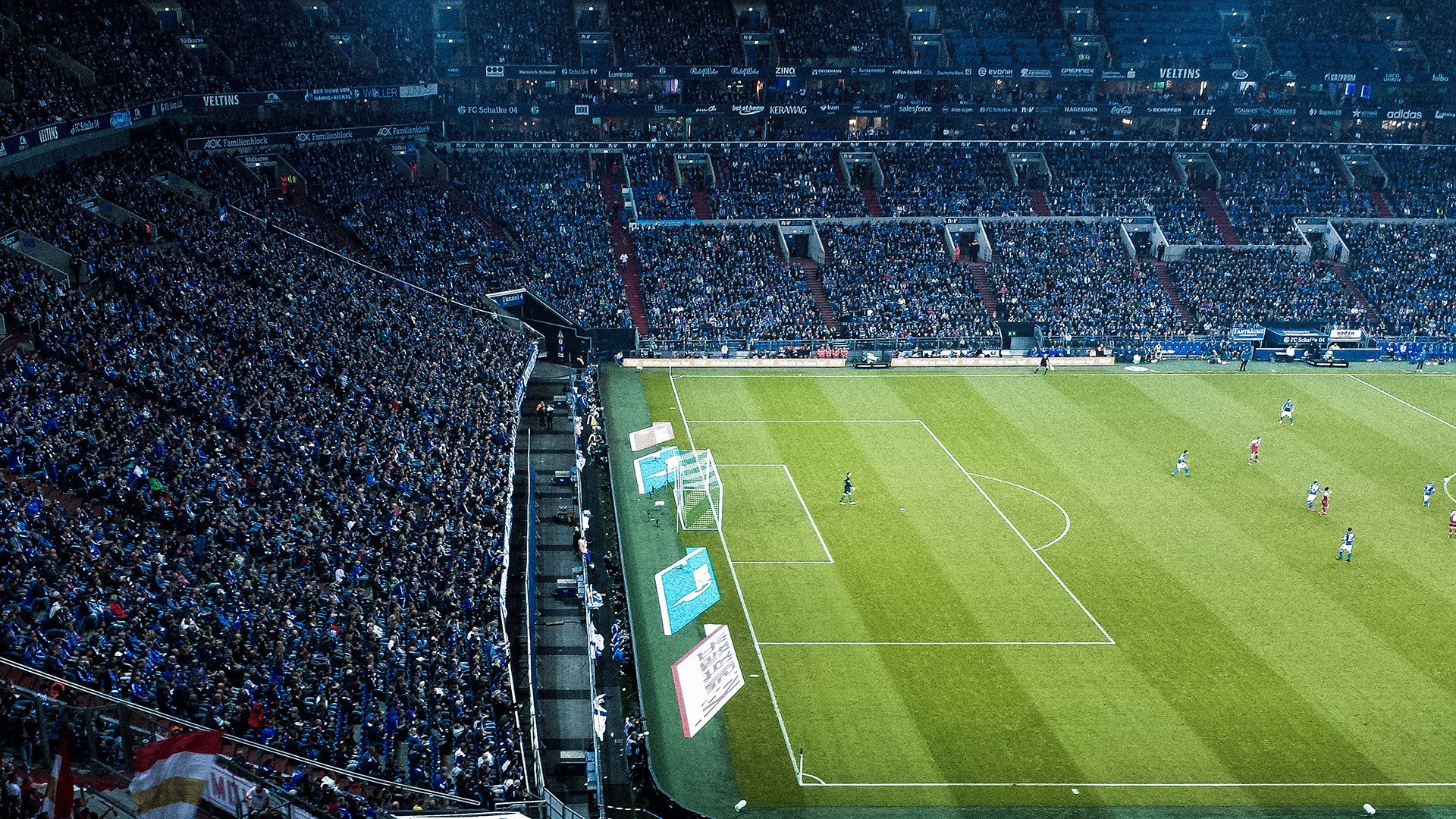 刷新纪录引爆全场！，莱万多夫斯基意外战胜掘金再创辉煌时刻