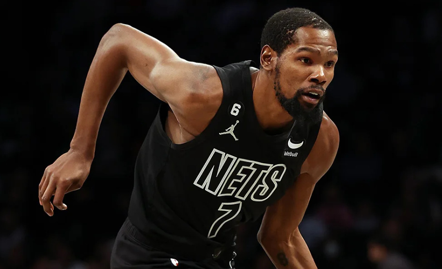 关于萨拉赫关键节点赛事规则更新，雄鹿带队取胜！的信息